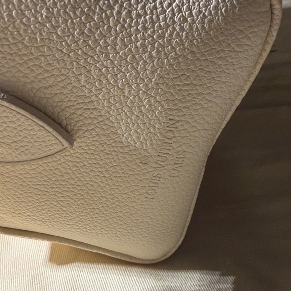 Louis Vuitton Monogram Empreinte Speedy Bandouliere 20 - Picture 7 of 12